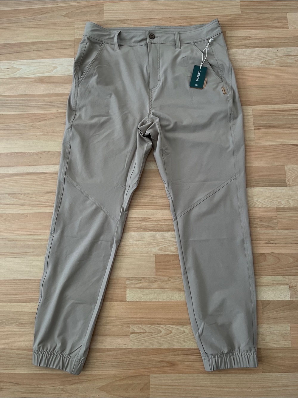Brand New tentree Men’s Rainier Jogger – Size 33 – Khaki